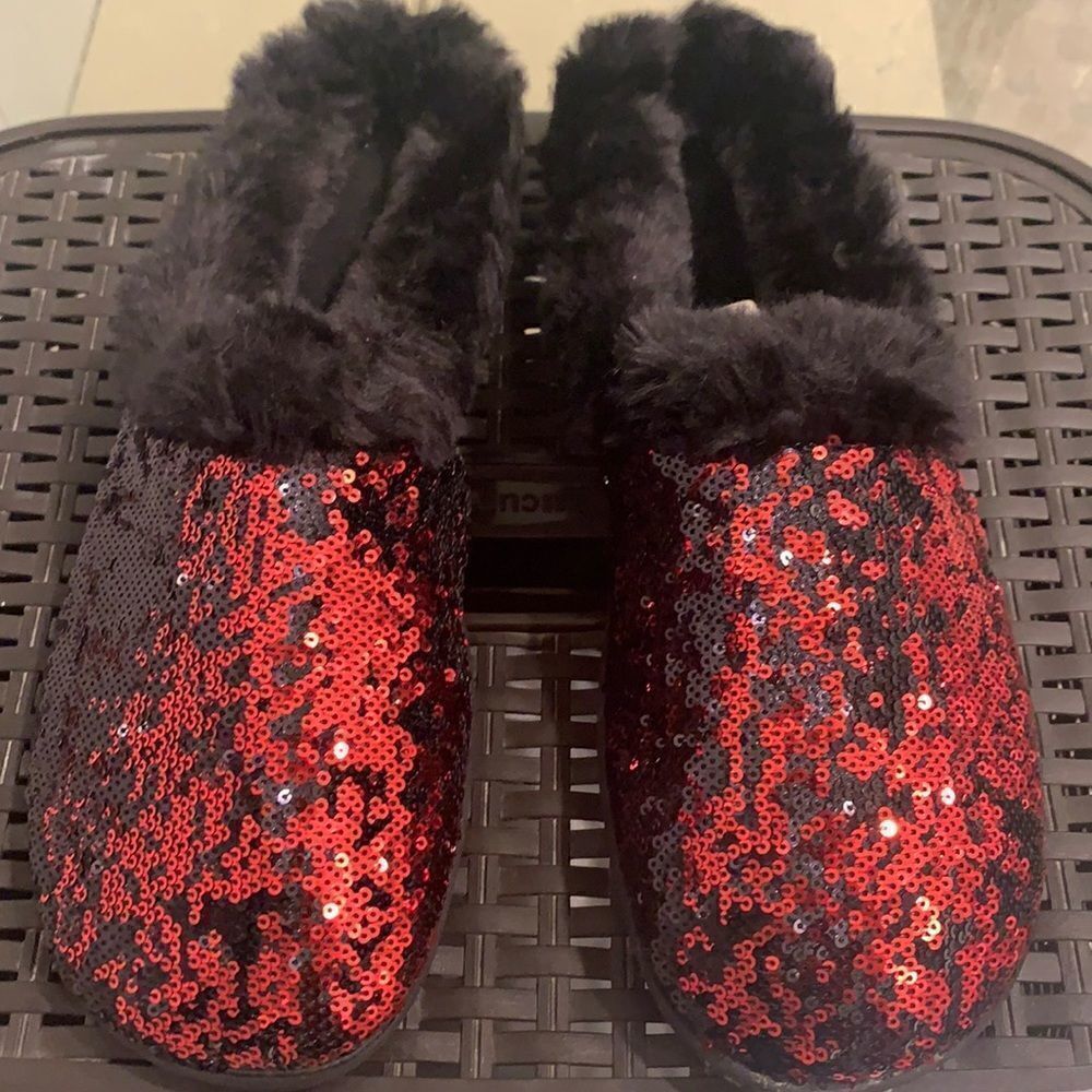 Red & black sequins slippers